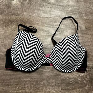 Secret Possessions Chevron Print Bra Size 36C